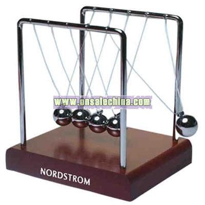 Natural Wood - Newtons clanging ball cradle game