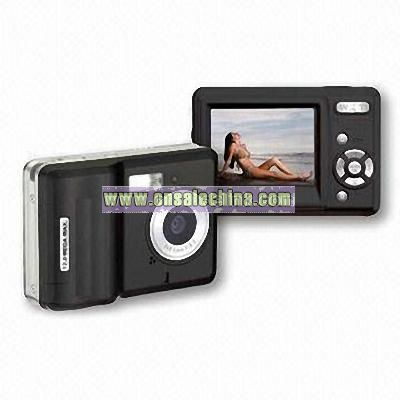 Digital Camera with 2.4-inch LCD Screen and 8x Digital Zoom Function