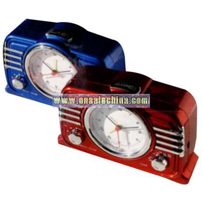 Antique looking radio with AM/FM alarm clock
