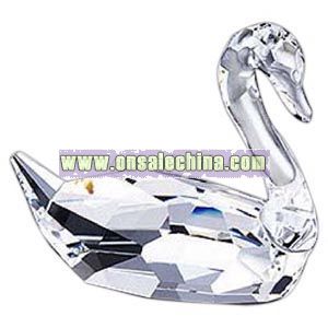 Swan figurine made of crystal