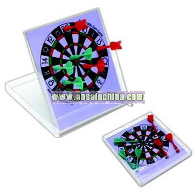 Portable magnetic dart board