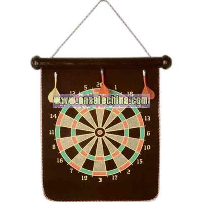 Magnetic dart game