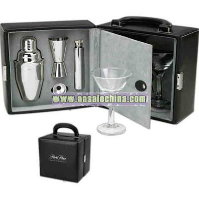 Martini set in a locking case with keys