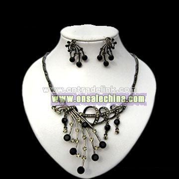 Jewelry - Crystal Necklace