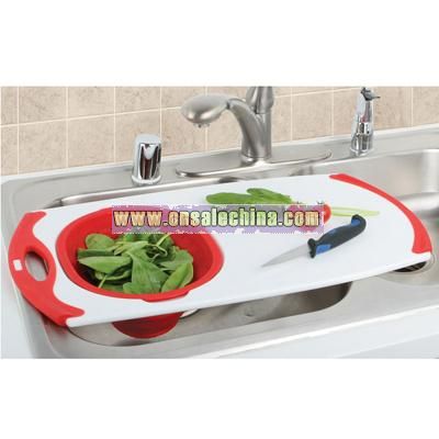 Sink with Collapsible Silicone Strainer
