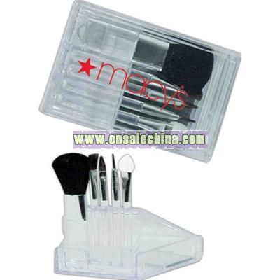 Cosmetic brush set in clear case