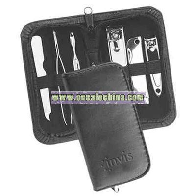 Small top grain leather zippered chrome manicure set with toenail clipper