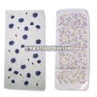 Bath Towel with Floweriness Design