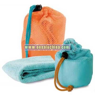Fitness towel in mesh pouch